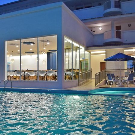 Avi Pangkor Beach Resort Kampong Pasir Bogak Екстер'єр фото