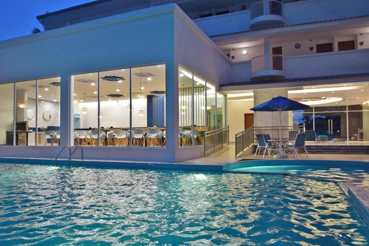 Avi Pangkor Beach Resort Kampong Pasir Bogak Екстер'єр фото